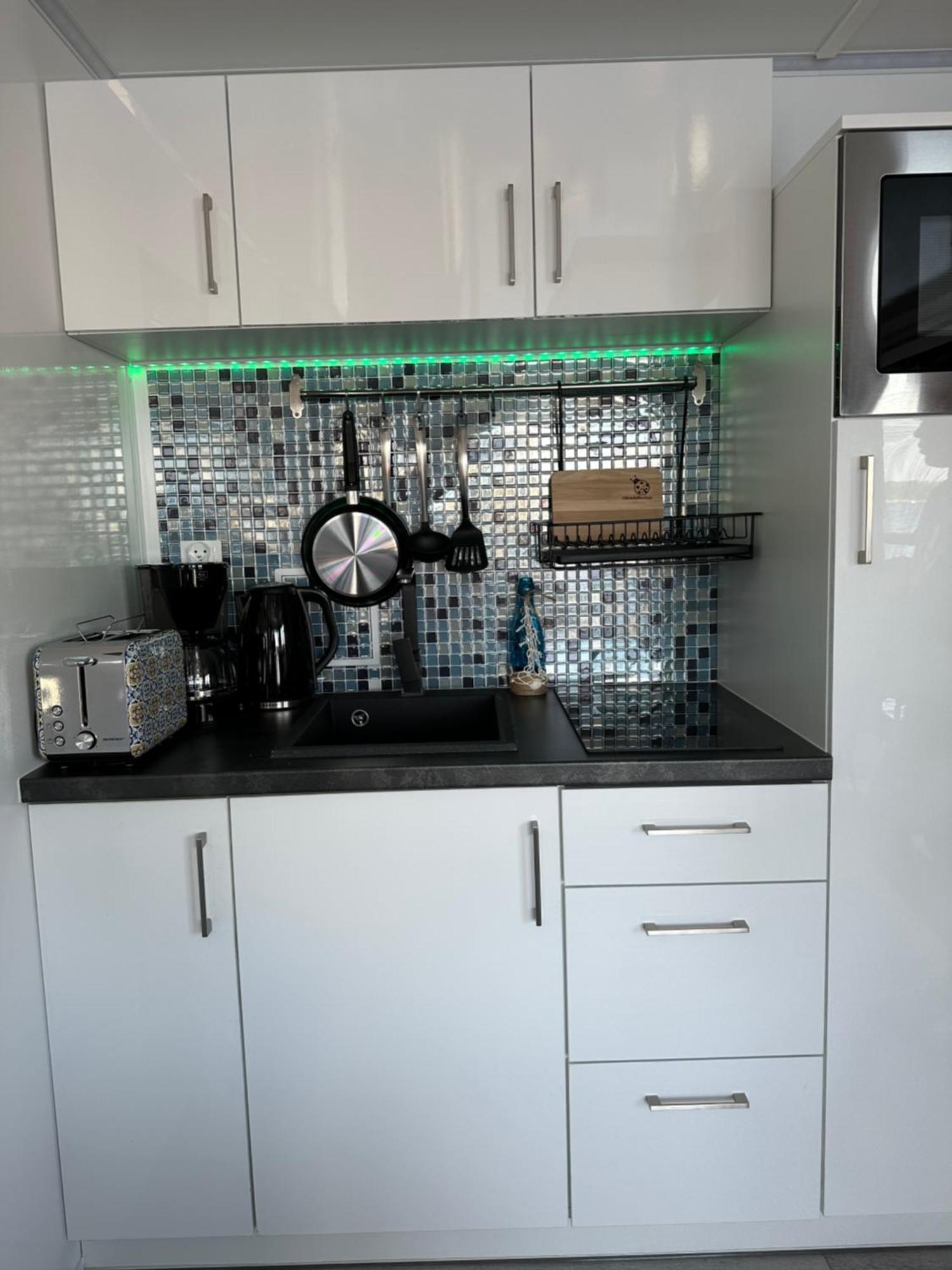 Апартаменты Premium Hausboot Trave Traum Любек Экстерьер фото