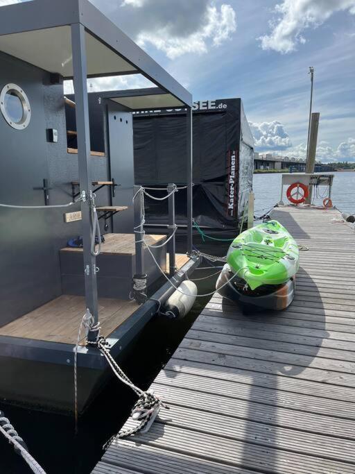 Апартаменты Premium Hausboot Trave Traum Любек Экстерьер фото
