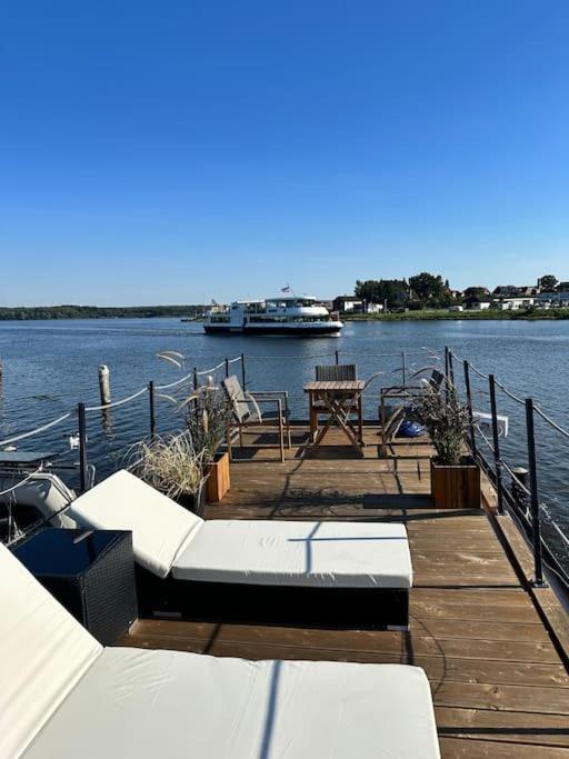 Апартаменты Premium Hausboot Trave Traum Любек Экстерьер фото