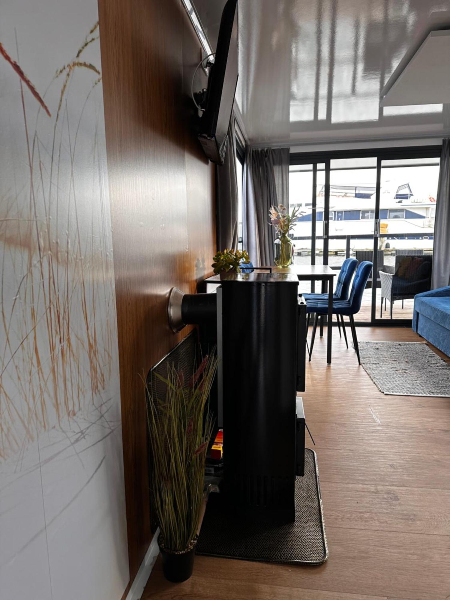 Апартаменты Premium Hausboot Trave Traum Любек Экстерьер фото